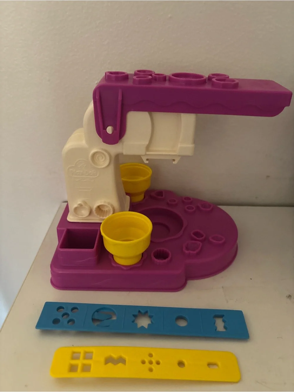 Play‑Doh Vintage Molds & Press Set - Pink Playset Pieces